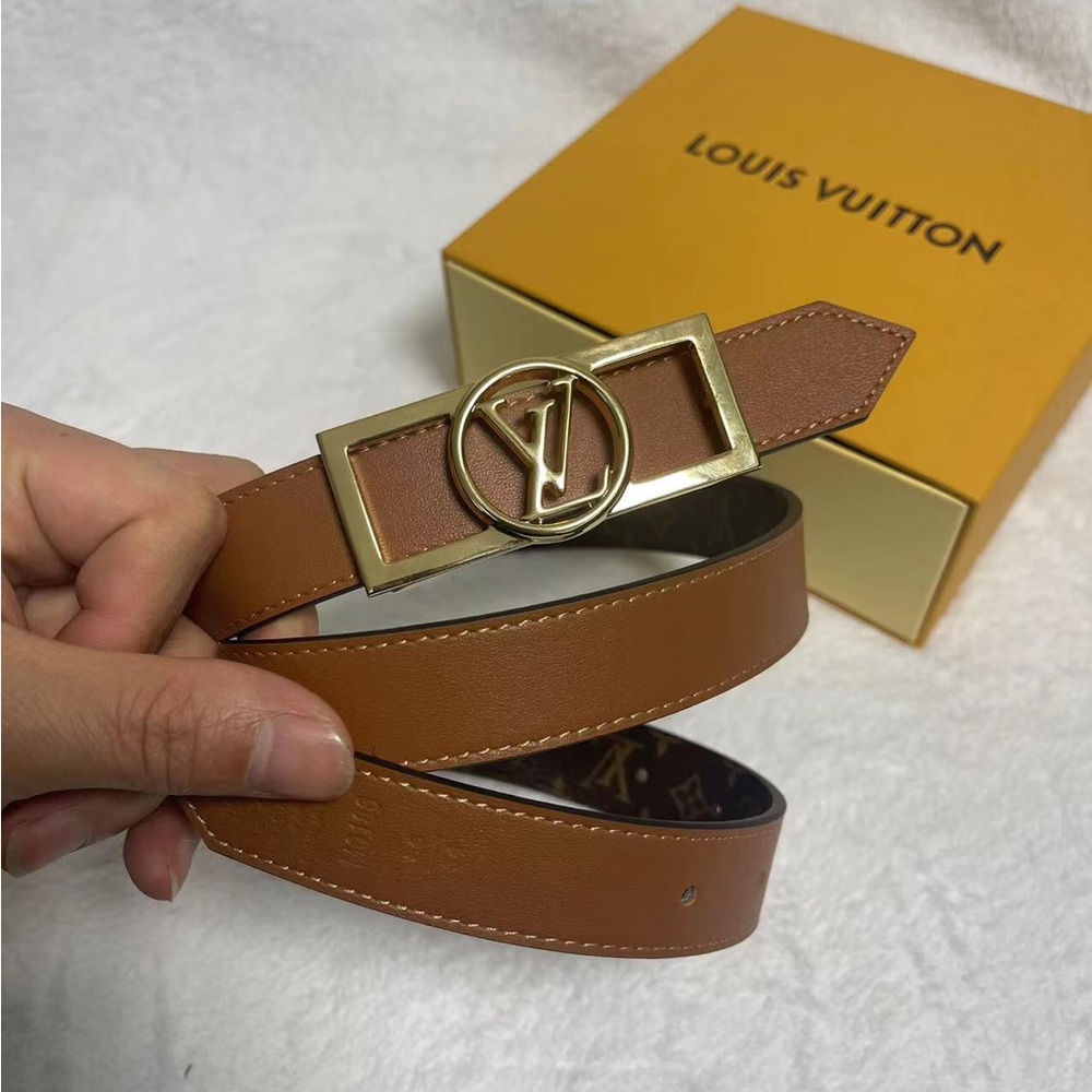 LOUIS VUITTON Reversible Belt - Picture 2 of 8